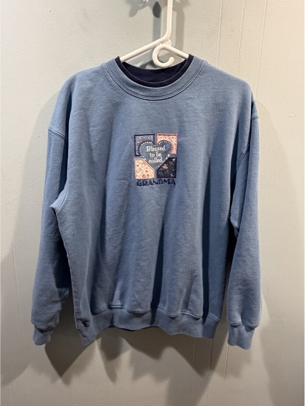 Womens M & C Sportswear Sweater Size Large Blue Embroidered Grandma